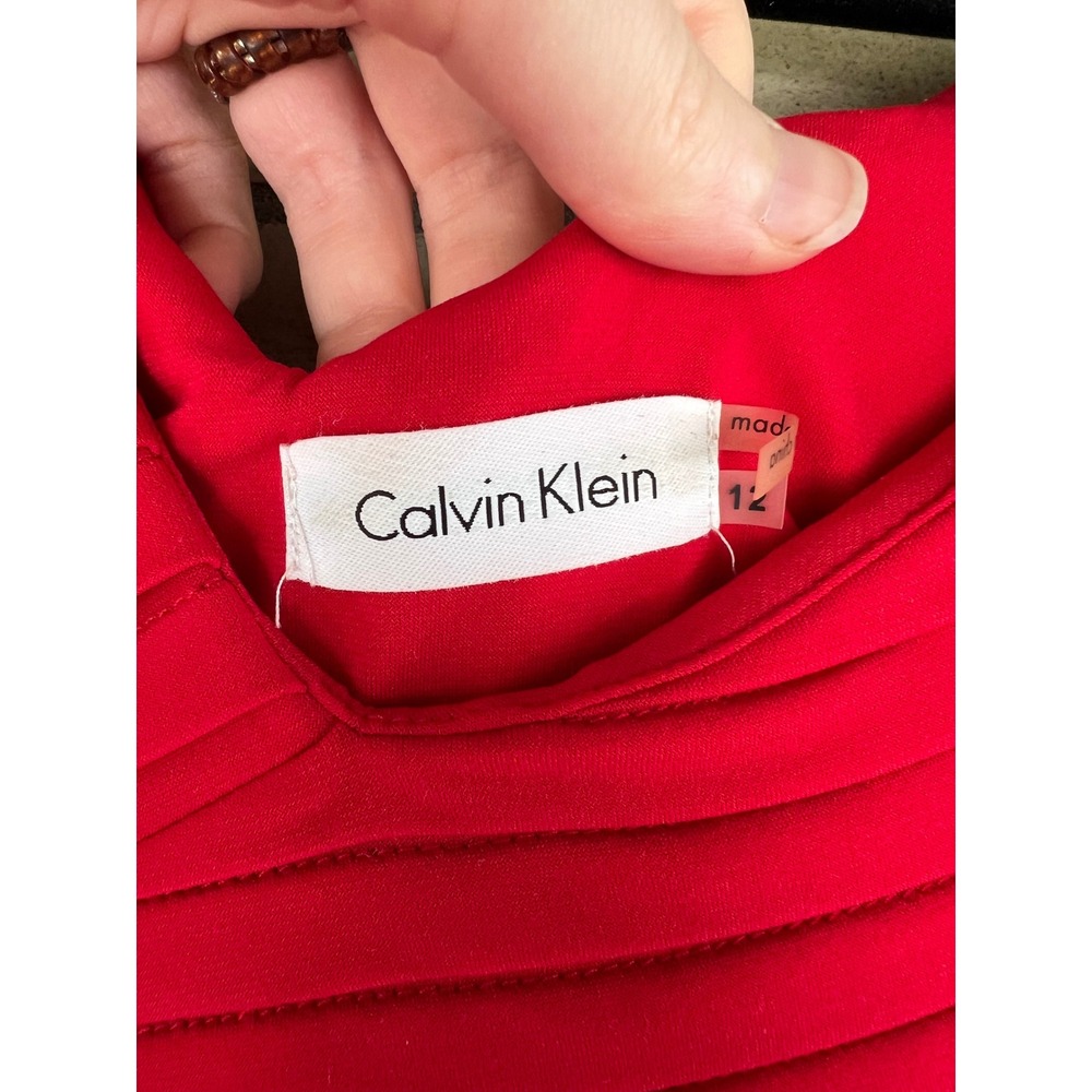 Calvin Klein Red Textured Bandage Sleeveless V-Neck Fitted Dress Size 12 - Picture 2 of 5